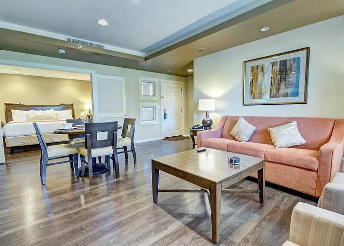 Wyndham Orange Tree 2br 2ba King Bed